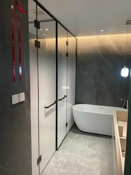 极简渐变玻璃的淋浴房也太好看了吧冲呀