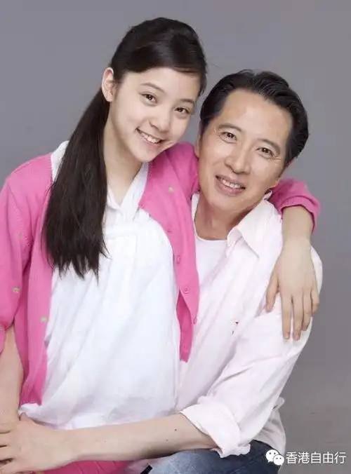 图揭欧阳娜娜成长记:获崔始源高调示爱 胖嘟嘟童年照曝光(图)