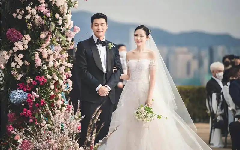 被这18位女明星的婚纱照甜到了,看完你最想拍哪组同款?