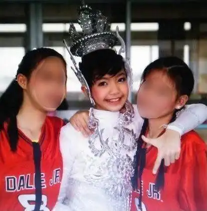 blackpink lisa小时候是什么样的?听听她以前的老师是怎么说的吧