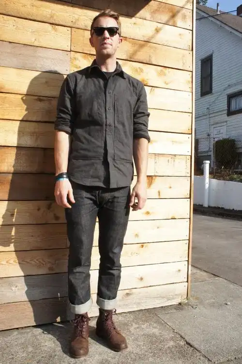 男士牛仔裤配什么皮带好