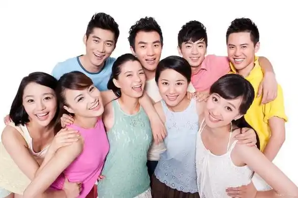 多人合照怎么拍才能突出大家的美?摄影师经验分享