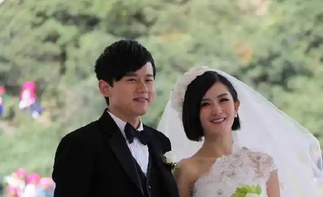 张杰谢娜结婚十周年,两人重游香格里拉,张杰深情告白太浪漫_留言_星星