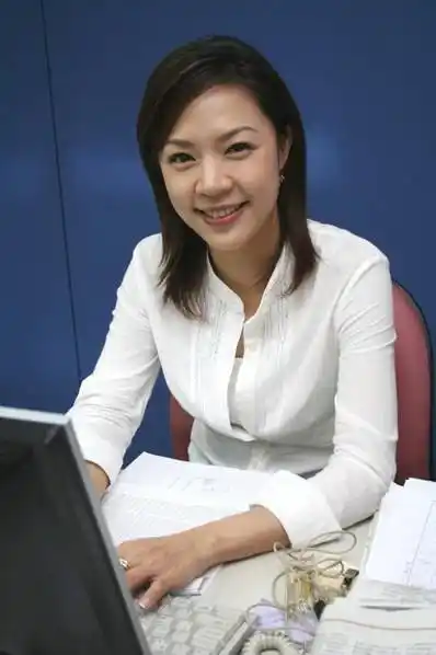 54岁哈林承认恋上40岁女主播 张嘉欣美照曝光