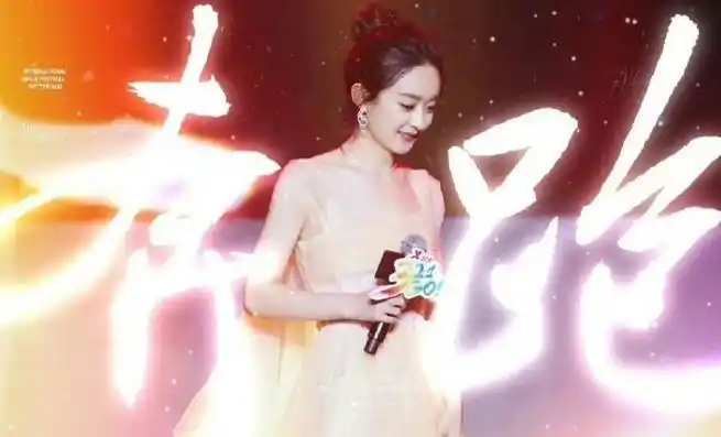 乔木扶疏十八年,红樱一朵在人间##赵丽颖出道十八周年##赵丽颖出道