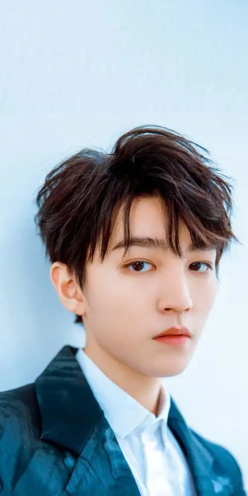 *王俊凯 金丝眼镜的加持,禁欲系少年绝了#ip风向标##王俊凯