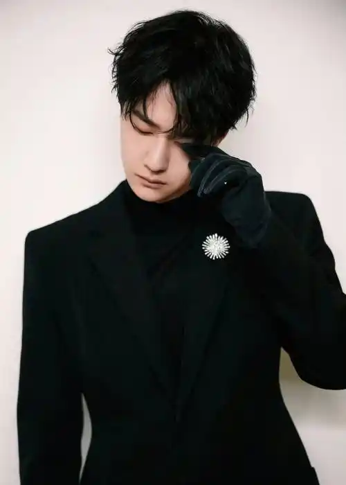 0,王一博秒变财阀-第8张图片-阳光华业