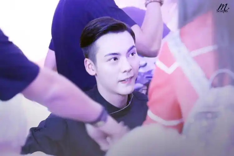 陈伟霆 #十二道锋味2 威廉bb帅出新高度 :)