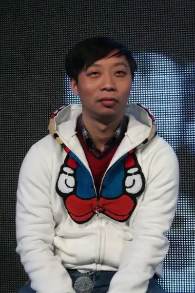 "凤哥"范涛新浪娱乐讯 近来,一个其貌不扬,雷语不断的"大龄男"范涛在