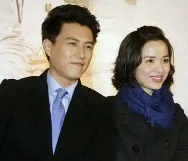 于和伟的老婆,张嘉译的老婆,靳东的老婆,差距在哪里?_李佳_中年_事业