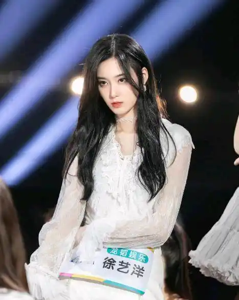 有望代替《卡路里》成洗脑神曲,但歌词引起热议_首歌_王艺瑾_照片