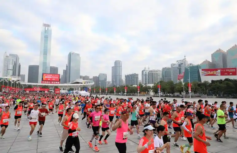马拉松——2023广州马拉松赛鸣枪开跑-腾讯新闻