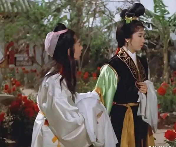 其实,在陈格这些年的奋斗历程中,有一个人始终像一根刺扎在她的心里