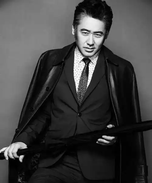 被61岁的陈道明帅到了│这才叫大叔,有啤酒肚的那叫大爷