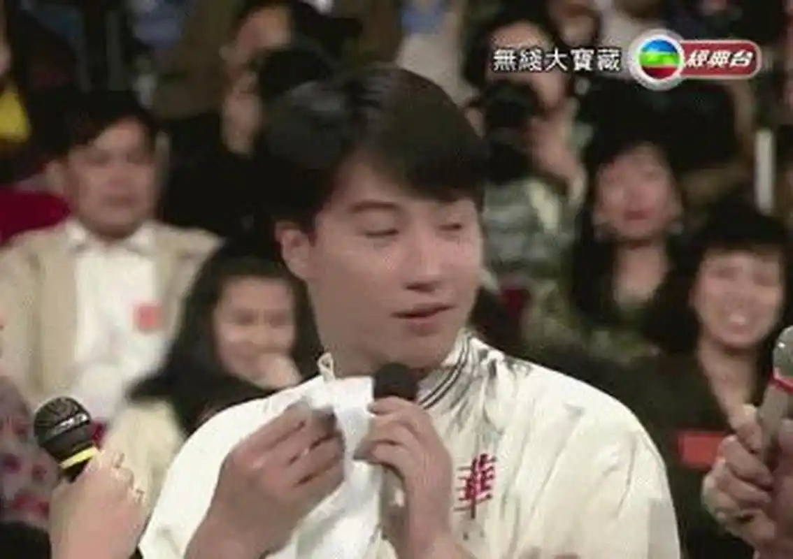 百家号星火计划# 天王黎明年轻的时候也太帅了,看着他的脸都很心动