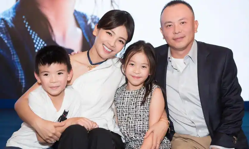 王珂有几任妻子 王珂一共几次婚姻结过几次婚