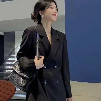 "窗外的暴雨淋不湿屋内的你 我_女生头像_我要个性网