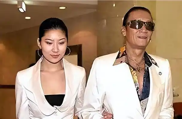 谢贤如何与coco相恋?