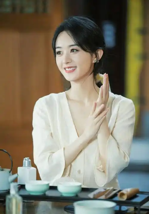 赵丽颖清新甜美中秋写真,清新脱俗的气质让人心旷神怡_外表_来自_人们