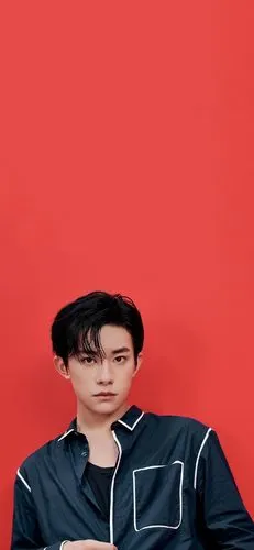 易烊千玺湿发养眼高清手机壁纸