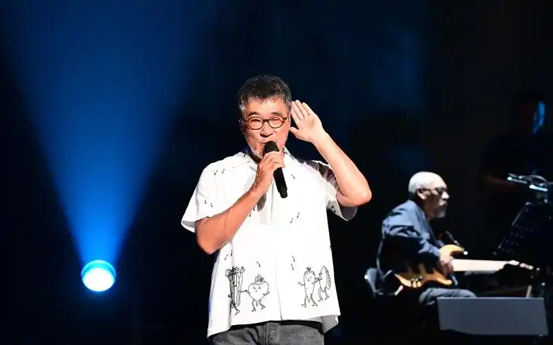 李宗盛北京演唱会遭网友吐槽 花了1380元 像"坐牢"