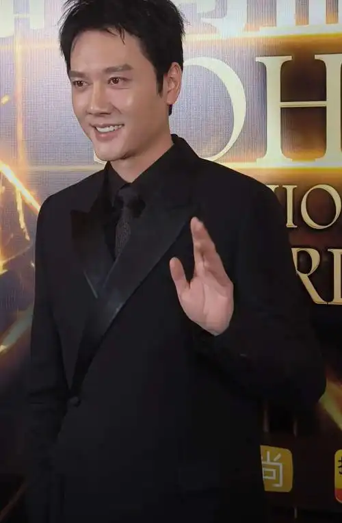 这次搜狐时尚盛典的红毯,古力娜扎和祝绪丹穿得很好看,喻言跟文咏珊的