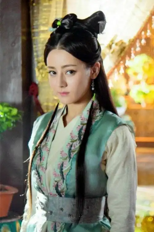 六扇门-苏溢清-迪丽热巴饰