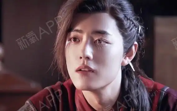 肖战的眼睛太勾人开完眼角你也可以