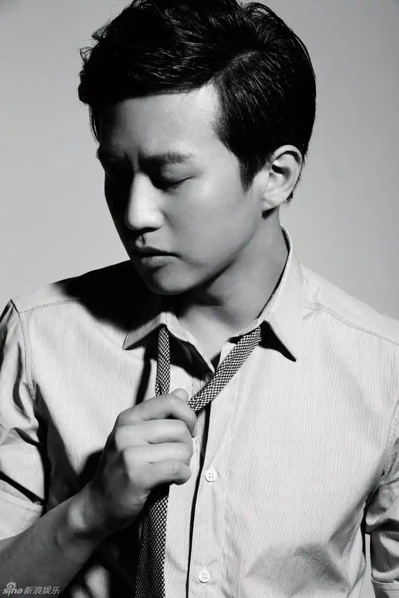 高清图:邓超登杂志封面 解读"超"爱表演_高清图集_新浪网