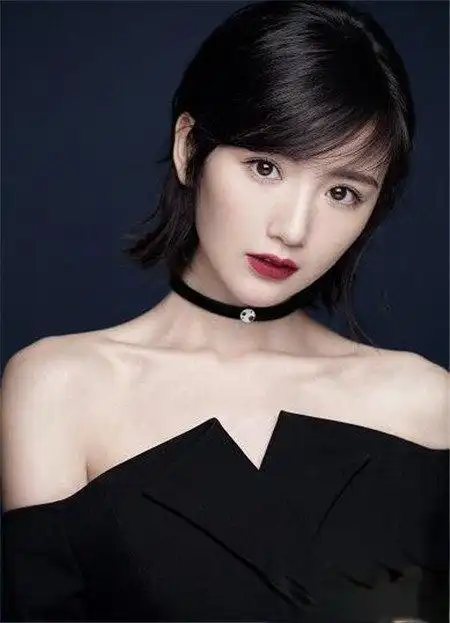 毛晓彤古装圈粉圆脸短发原来这么美