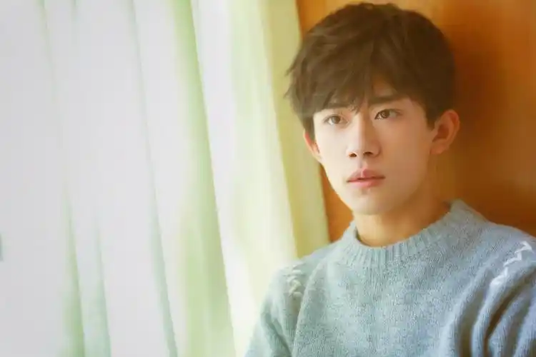 易烊千玺个人资料身高体重介绍 易烊千玺家庭背景起底身价多少亿