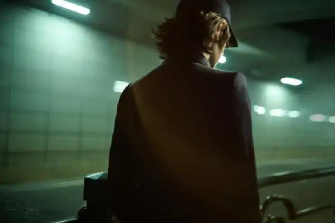 来一组背影照  安全感满满#王一博