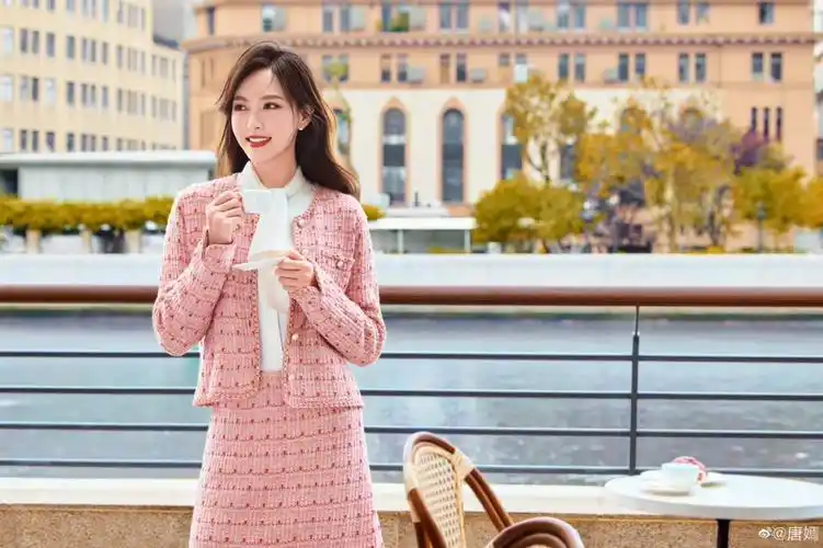 我不理解,唐嫣83年的,人家虽然年龄比其他8595更大一些,但是我个人