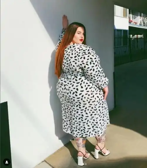 世界上女的最胖的照片(世界上最丑照片女)-第2张图片-三伊五奇闻网