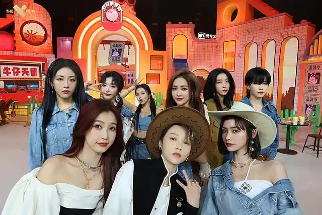 《非日常派对》:新式偶像如何为传统棚综注入新的生命力?