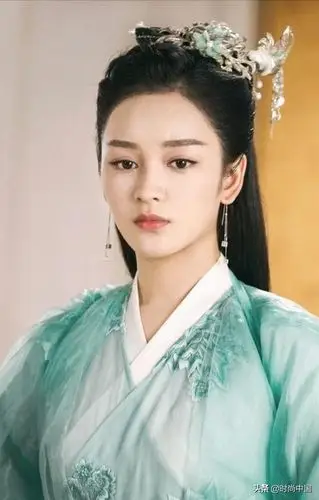 王一菲化身敢爱敢恨的"小桃花"——新剧《玉昭令》今晚开播