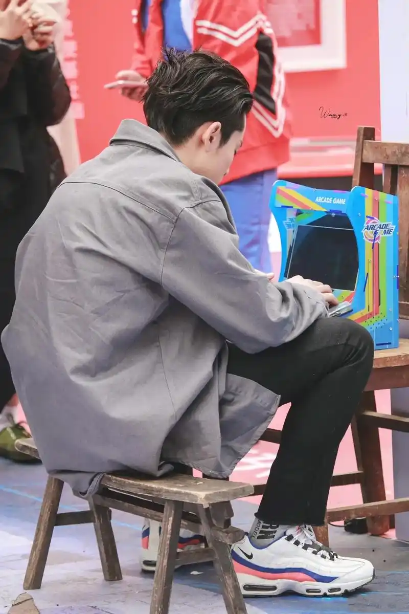 一些女友视角背影.#王鹤棣 #这个系列不能少 #女友视角 # - 抖音