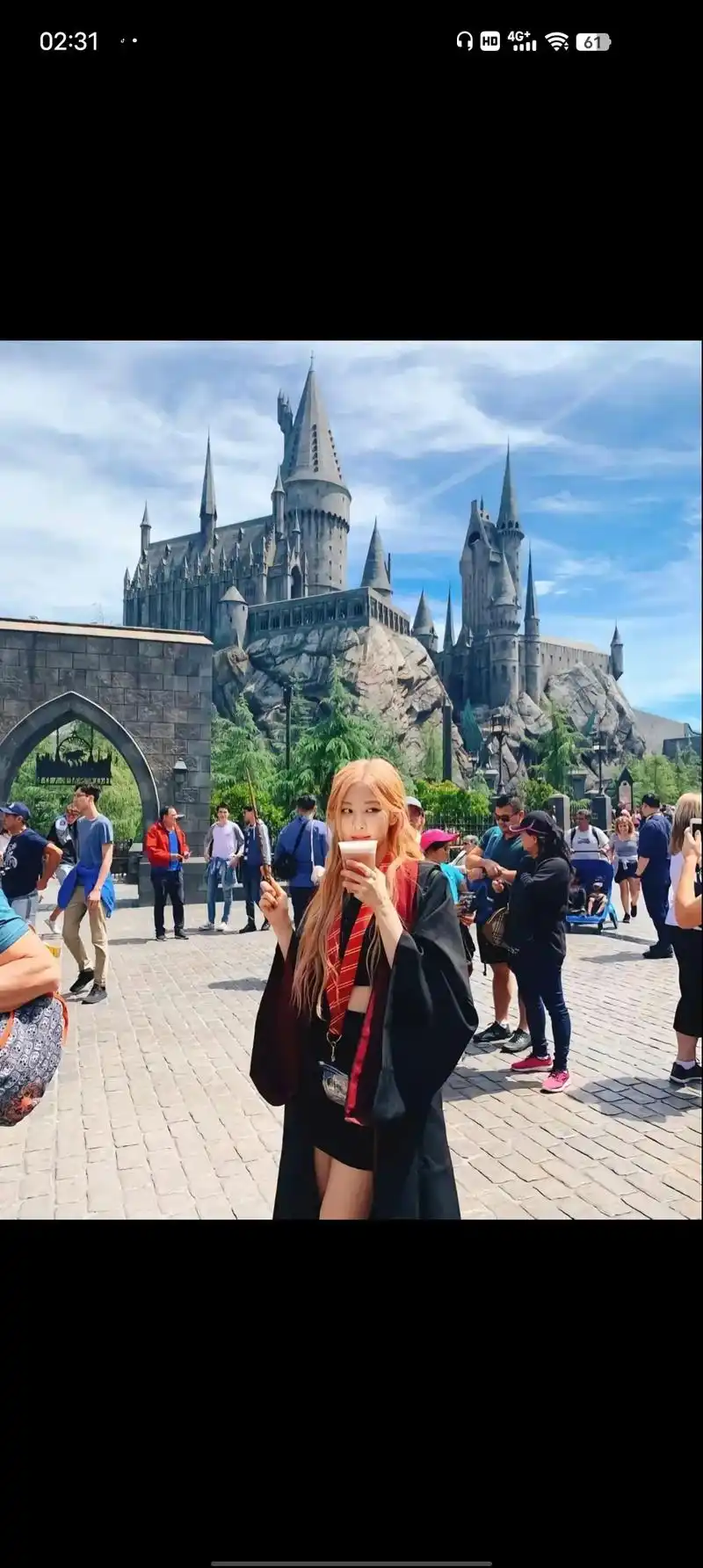 lisa疯马秀背影图 #rose朴彩英 #minnie杂志 - 抖音