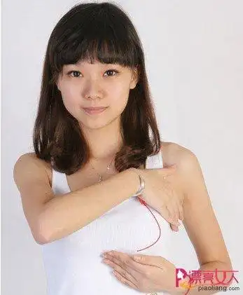 简单十式丰胸按摩手法 紧致胸部效果佳