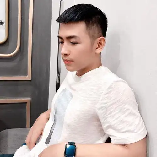 男生"中分发型"已经out了,今秋留这4款潮男发型,个性帅气|短发|减龄