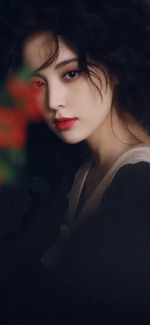 古力娜扎冷艳黑色系写真