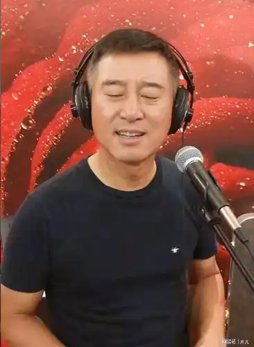 片儿 分享到 0 跟贴 在内地歌坛,满文军曾经绝对是家喻户晓的歌手