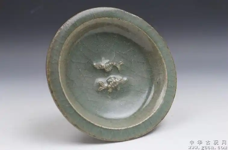 南宋溪口窑黑胎龙泉双鱼小洗