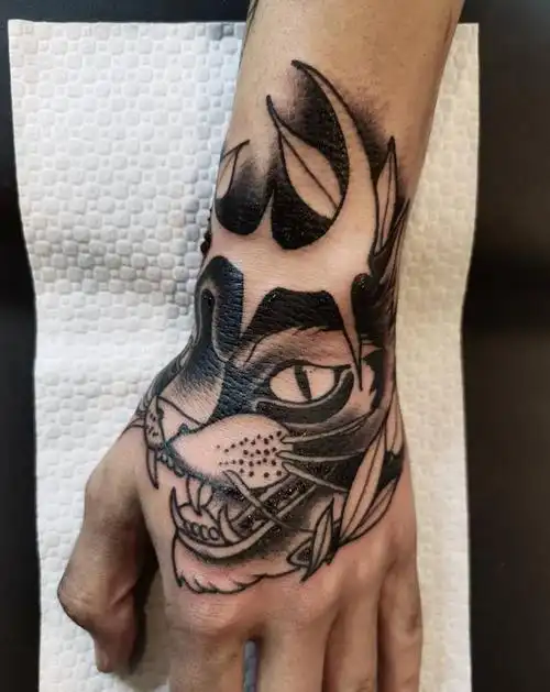 手背tag标签:纹身师:自在彫纹身店:璞玉刺青tag标签:纹身师:自在彫