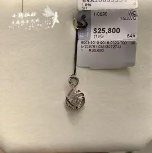 香港周大福18k金天鹅白天鹅镶天然钻石时尚气质女款吊坠