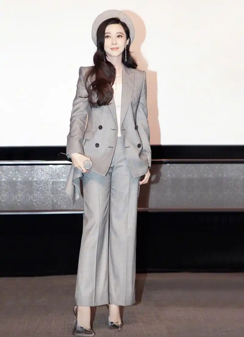 范冰冰美得高调!身穿黑色皮衣霸气干练,夸张眼线霸气又狂野