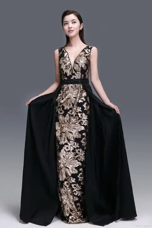 女性想要展现自己的优雅,大方与不凡,而在晚宴中,一件典雅的黑色礼服