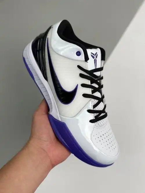 【官方旗舰店】莆田纯原致敬黑曼巴科比4代篮球鞋原装碳板实战战靴