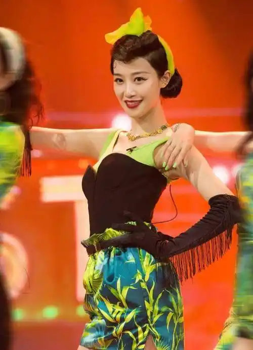 万茜反超成第一,宁静超李斯丹妮排第三_阿朵_蓝盈莹_孟佳