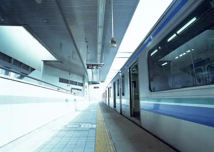 飞速的地铁图片 - 第8张